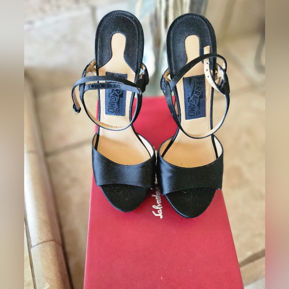 Heels - Picture 2 of 5